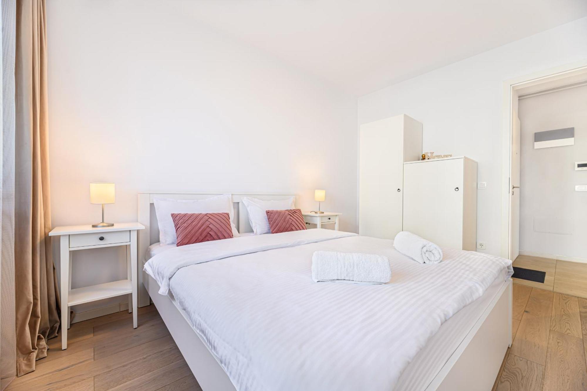 Jad - Luxury 3 Rooms & 2 Rooms Apartments In Kasper, Near Coresi Mall Brašov Exteriér fotografie