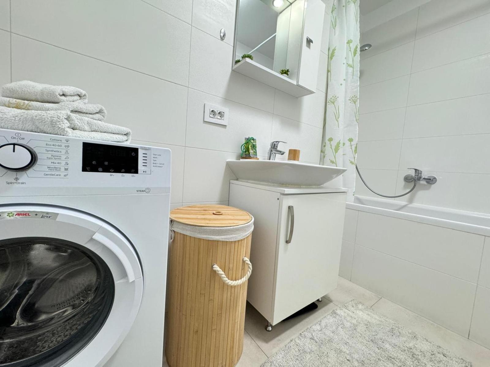 Jad - Luxury 3 Rooms & 2 Rooms Apartments In Kasper, Near Coresi Mall Brašov Exteriér fotografie